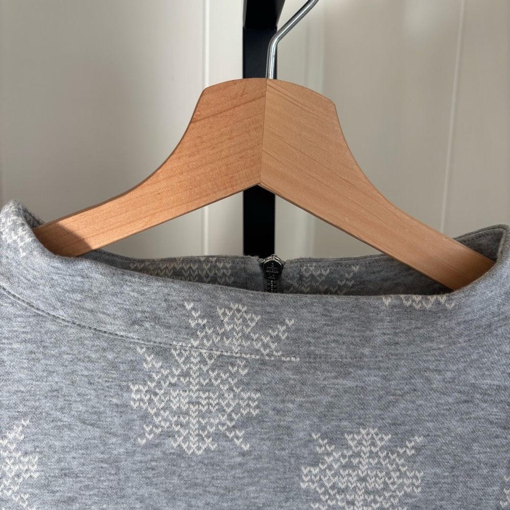 Talbots Petites SP Gray Cotton Blend Snowflake Back Zip Knit Sweatshirt Top